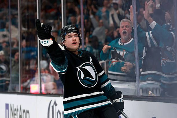 Новая звезда НХЛ Маклин Селебрини украсит обложку EA Sports NHL 27